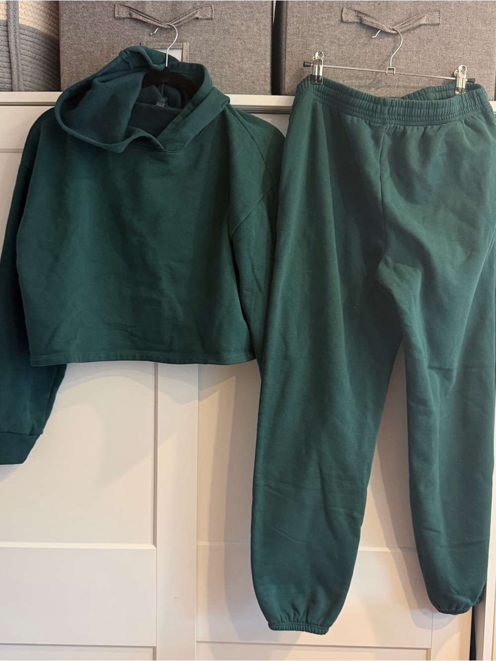 Beyond Yoga Green Cropped Hoodie & Jogger Set